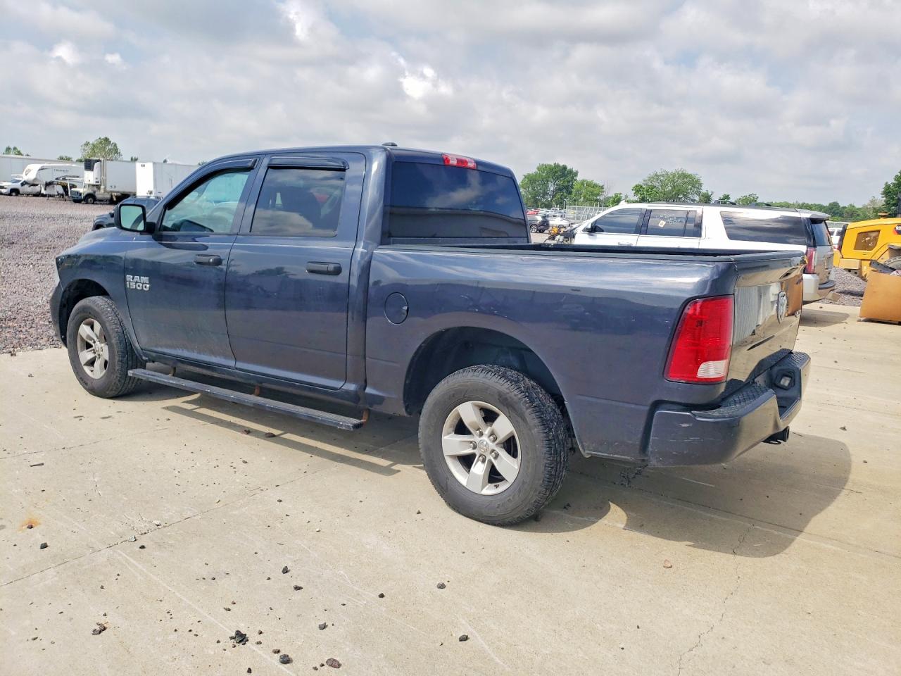 2016 RAM 1500 ST — снимка 2