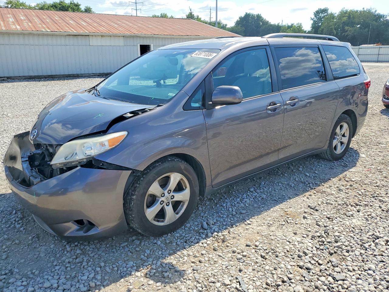 2015 TOYOTA SIENNA LE