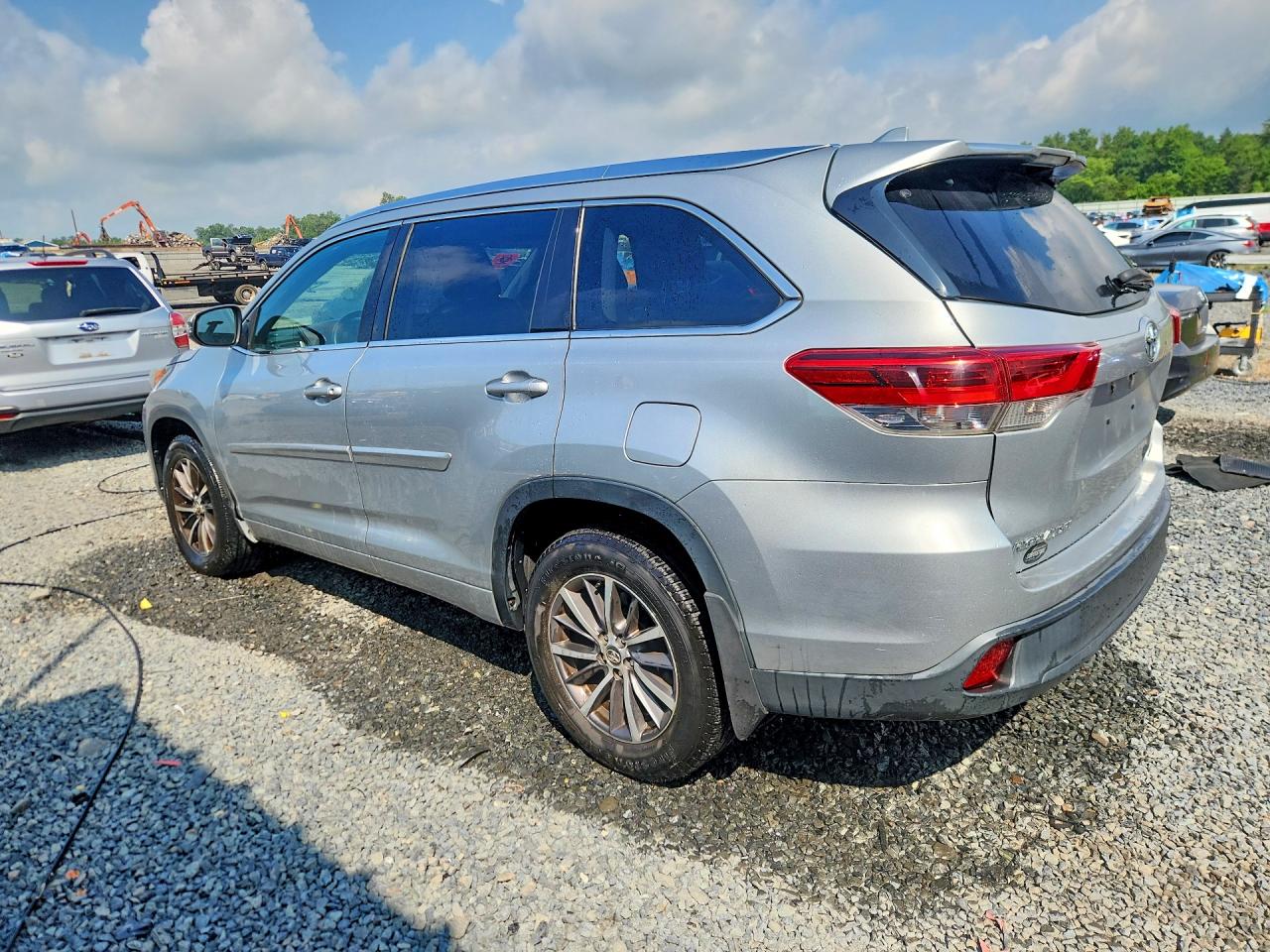 2018 TOYOTA HIGHLANDER XLE — снимка 2