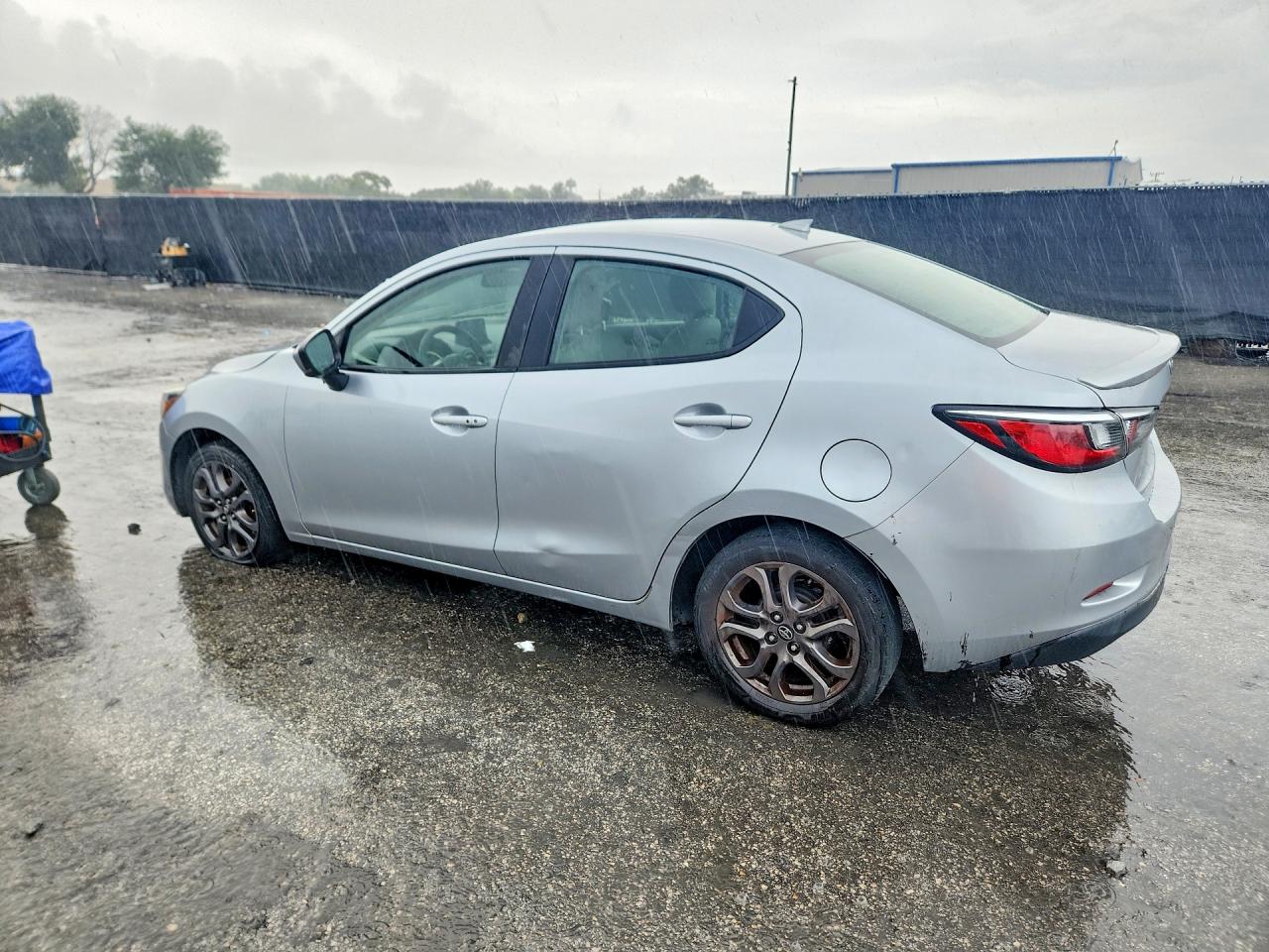 2019 TOYOTA YARIS LE — снимка 2