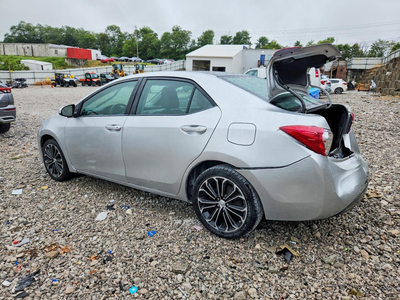2015 TOYOTA COROLLA LE — снимка 2