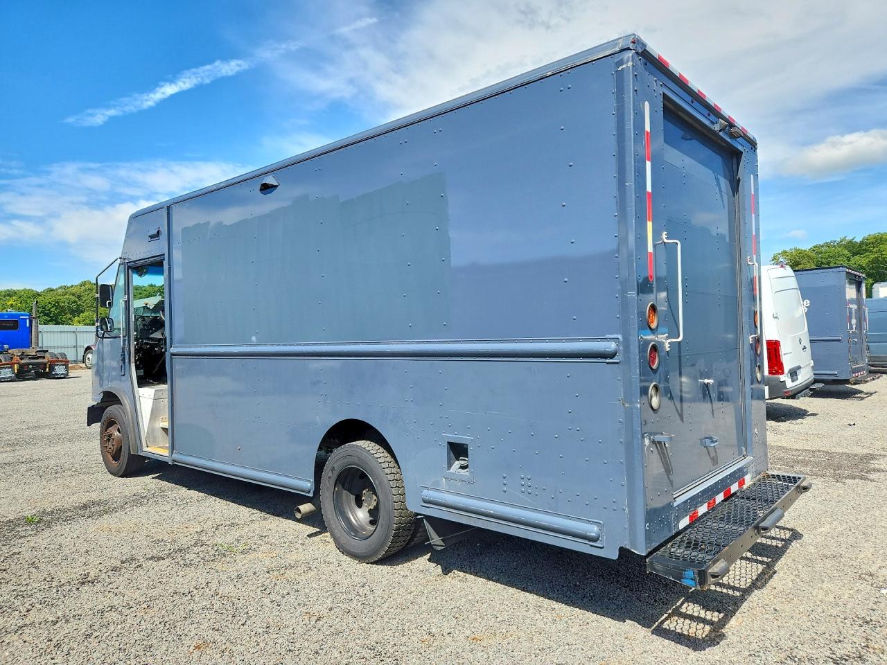 2020 FORD F59 — снимка 2