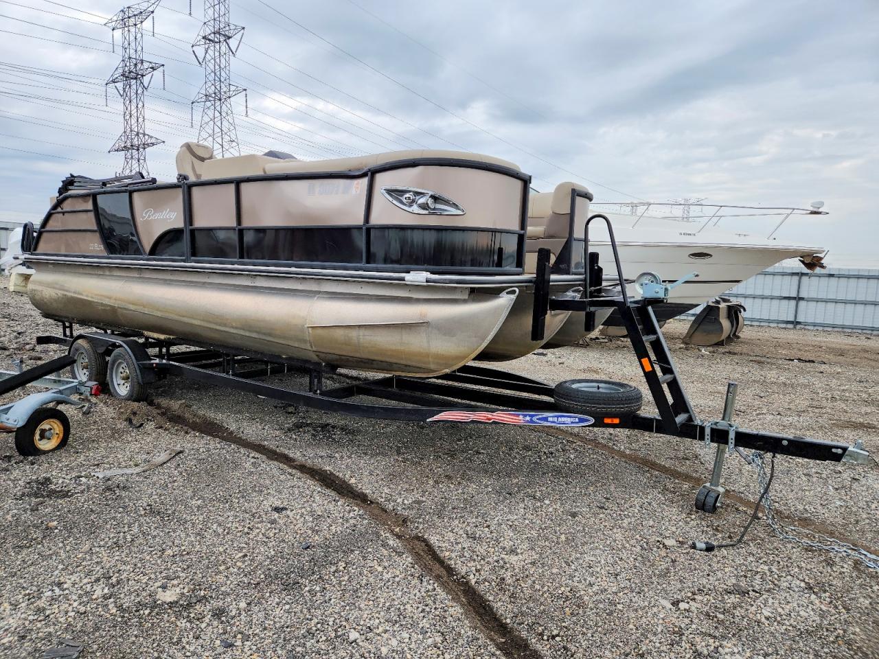 2024 BENTLEY 220 ELITE ADMIRAL