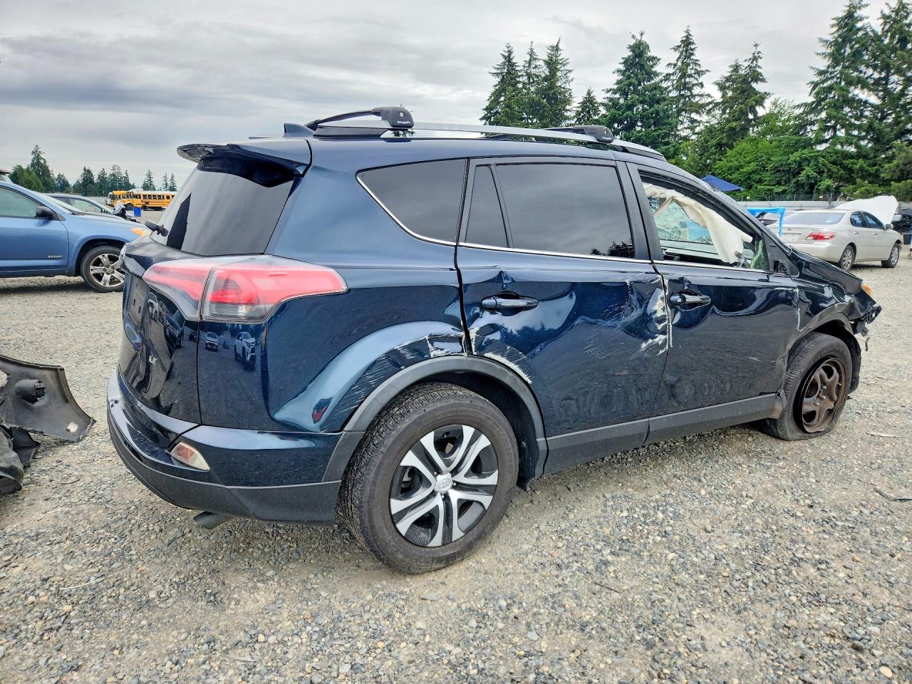 2018 TOYOTA RAV4 LE — снимка 3
