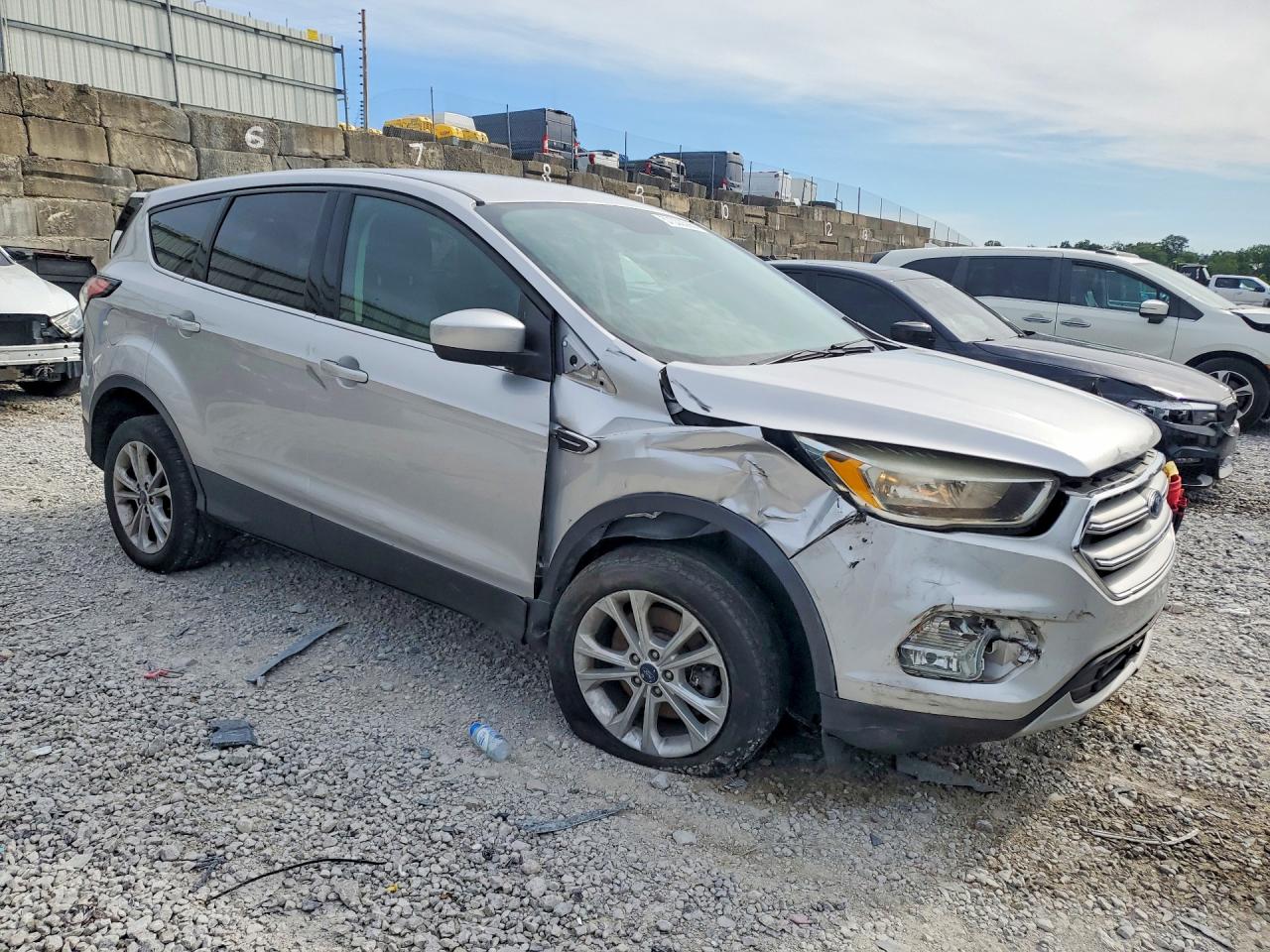 2017 FORD ESCAPE SE — снимка 4