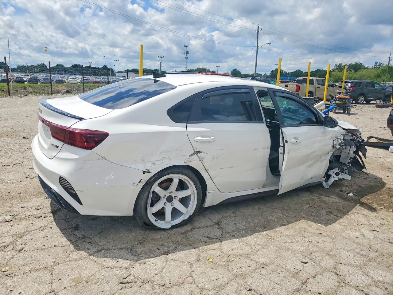 2023 KIA FORTE GT LINE — снимка 3