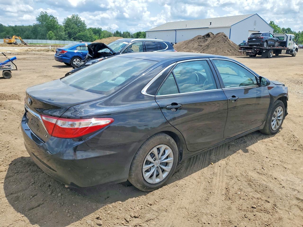 2017 TOYOTA CAMRY LE — снимка 3