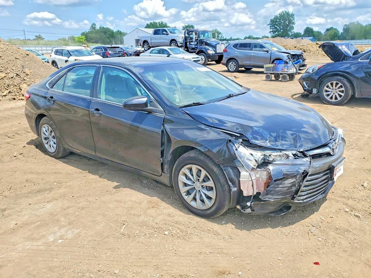 2017 TOYOTA CAMRY LE — снимка 4