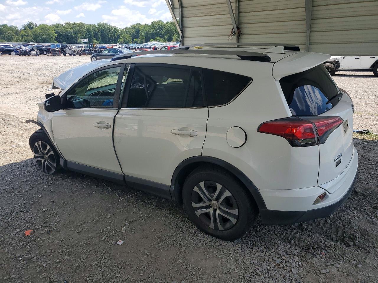2018 TOYOTA RAV4 LE — снимка 2
