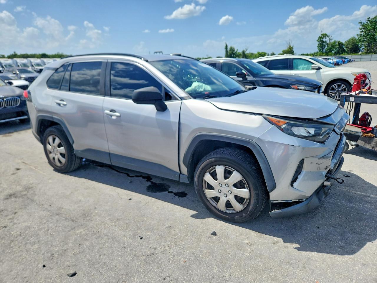 2019 TOYOTA RAV4 LE — снимка 4