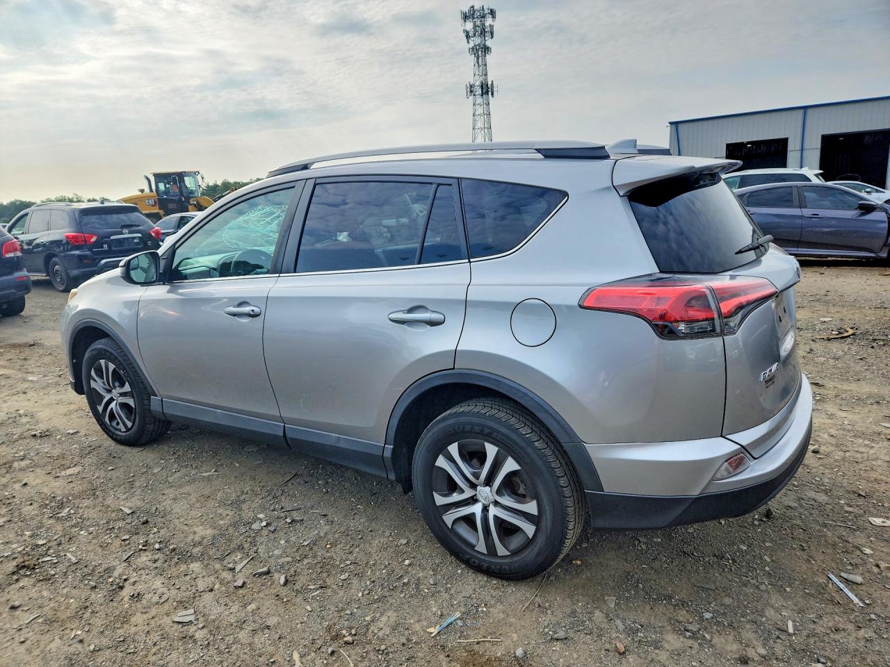 2017 TOYOTA RAV4 LE — снимка 2