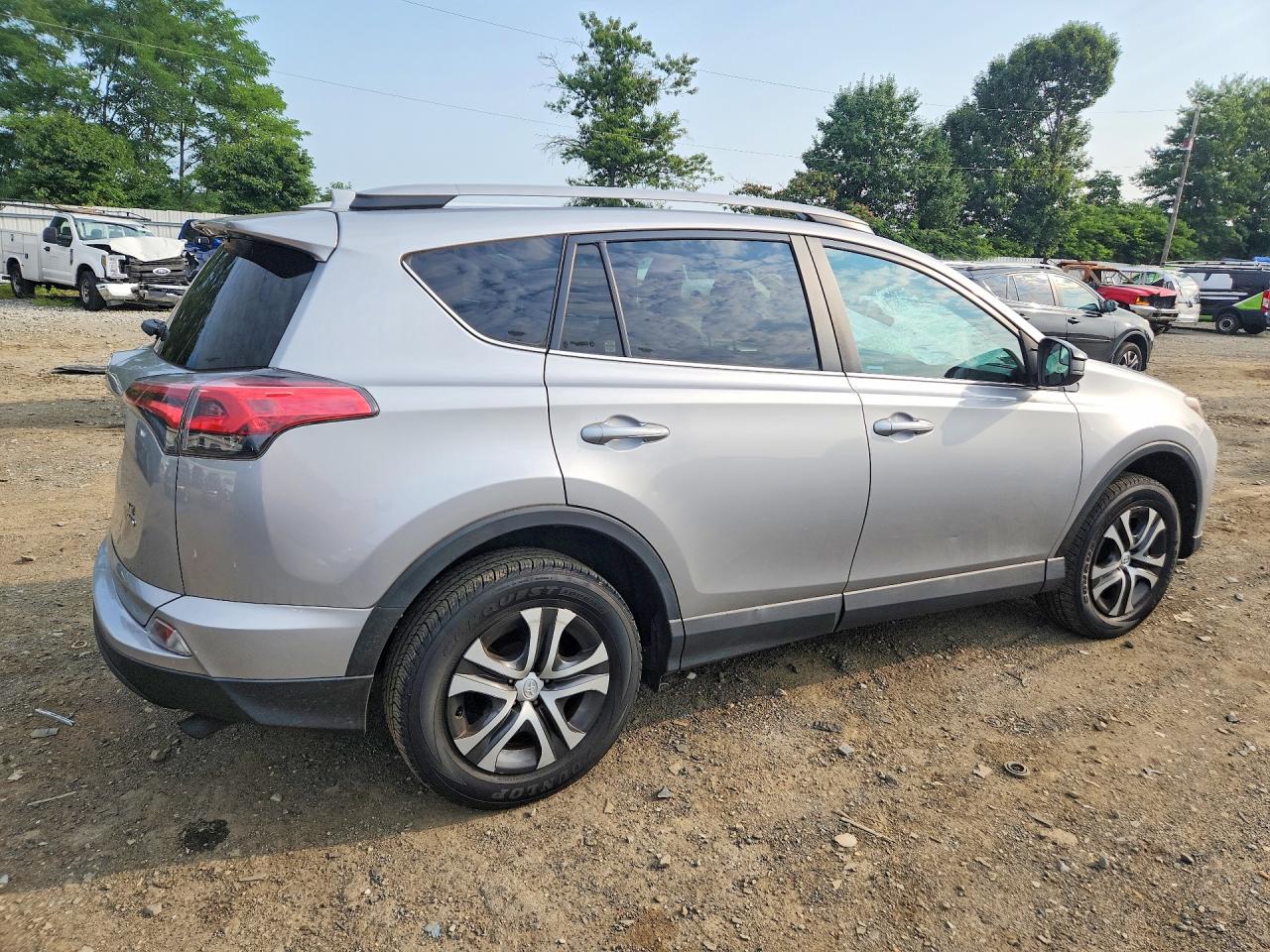 2017 TOYOTA RAV4 LE — снимка 3