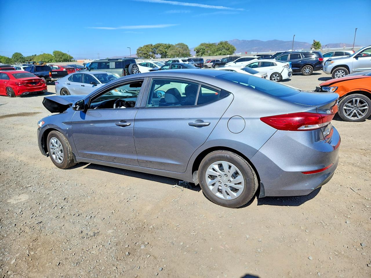 2018 HYUNDAI ELANTRA SE — снимка 2