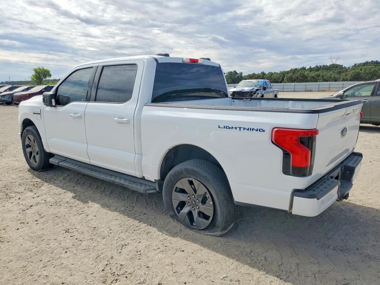 2023 FORD F150 LIGHTNING PRO — снимка 2