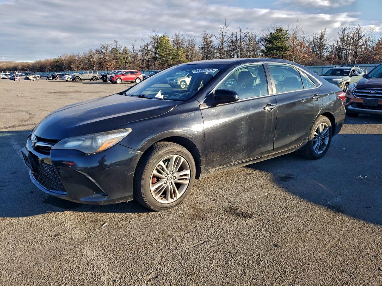 2015 TOYOTA CAMRY SE