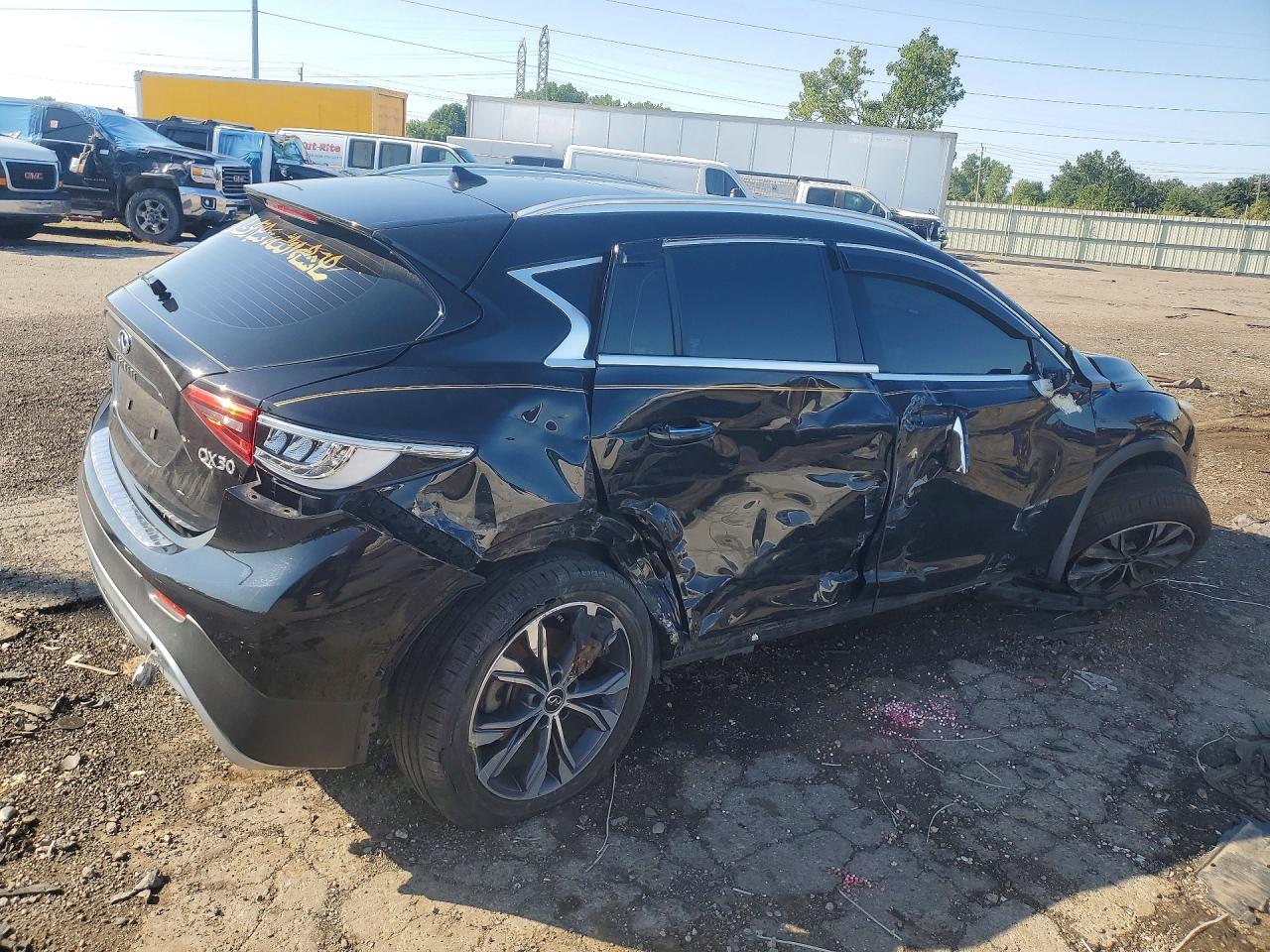 2018 INFINITI QX30 LUXE — снимка 3