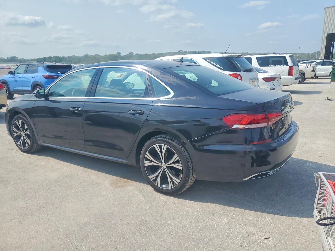 2021 VOLKSWAGEN PASSAT SE — снимка 2