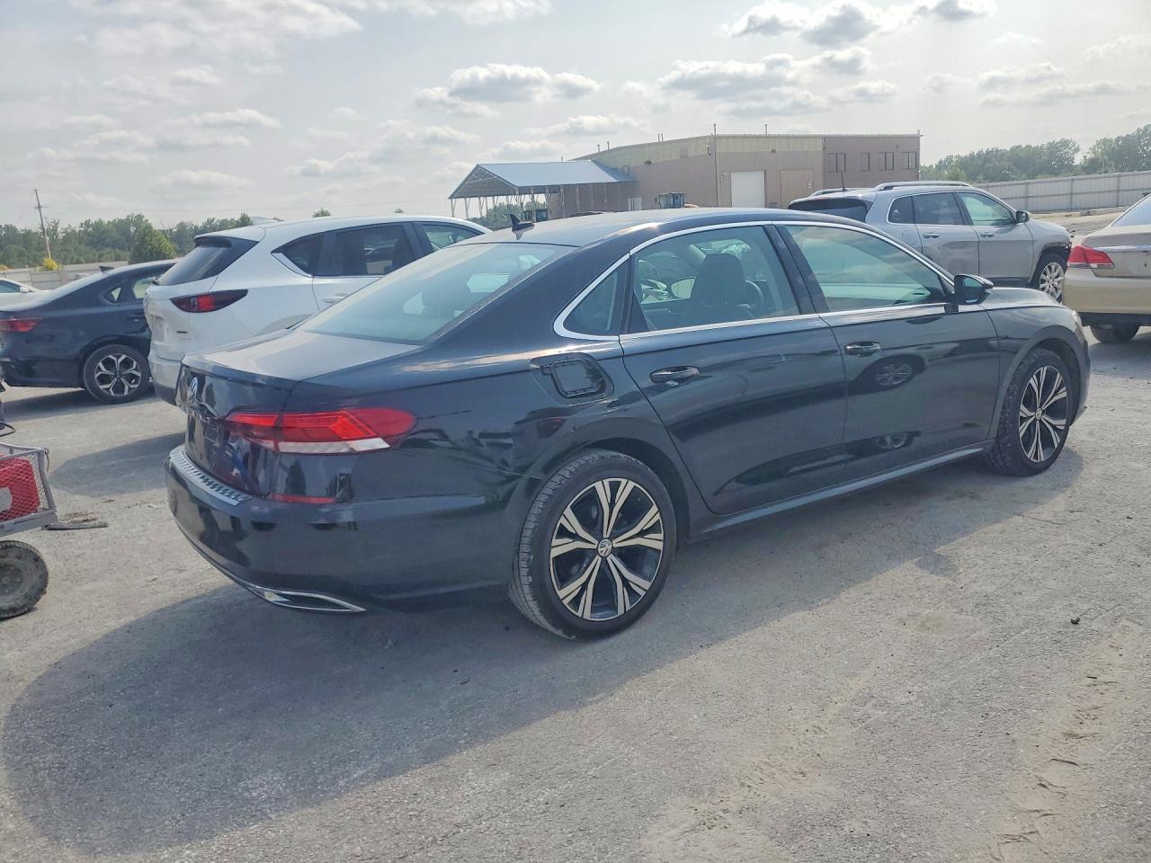2021 VOLKSWAGEN PASSAT SE — снимка 3