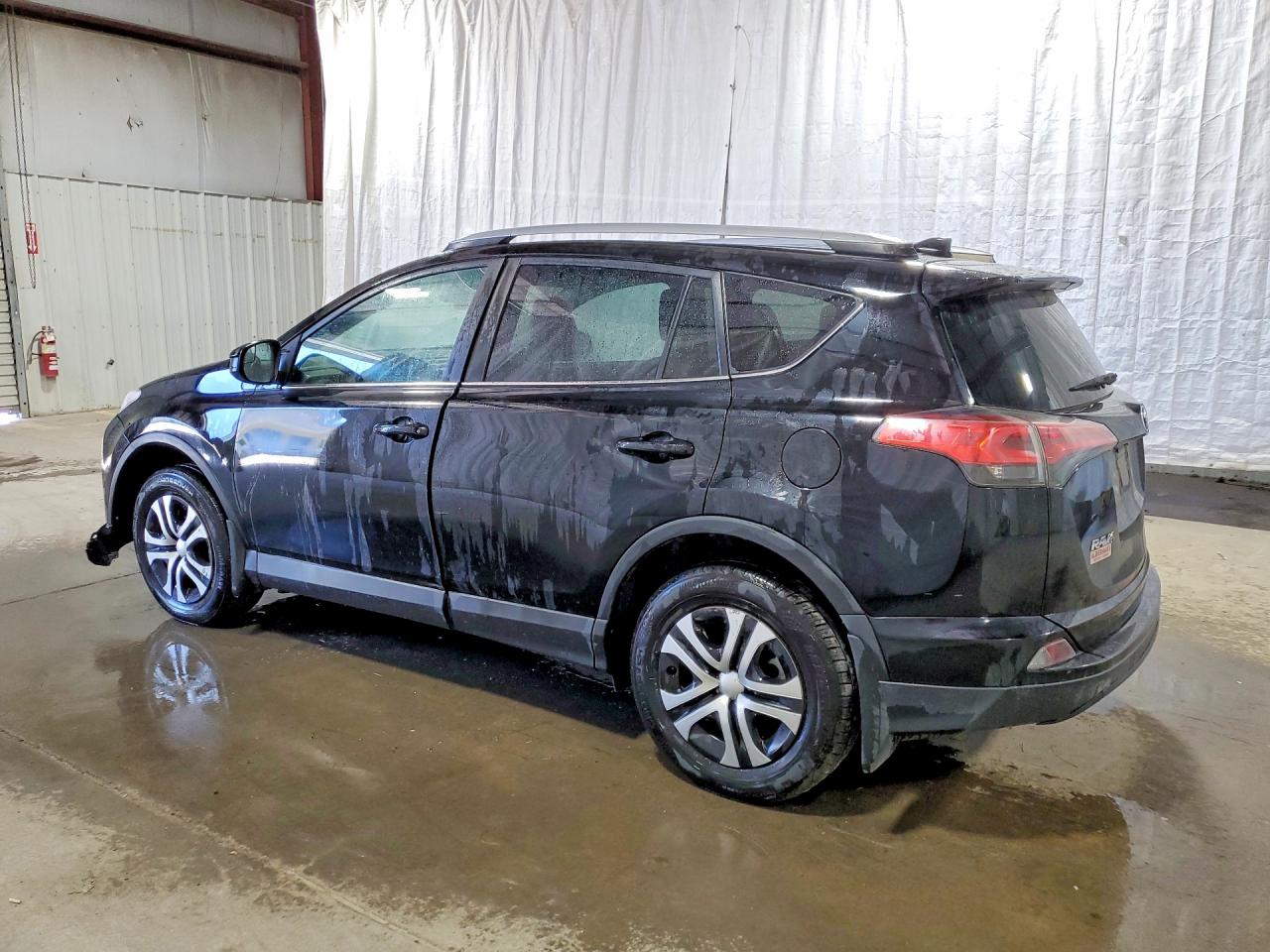 2017 TOYOTA RAV4 LE — снимка 2