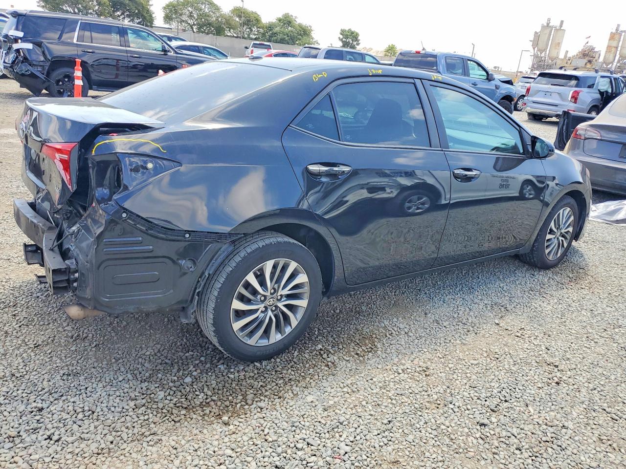 2017 TOYOTA COROLLA XLE — снимка 3