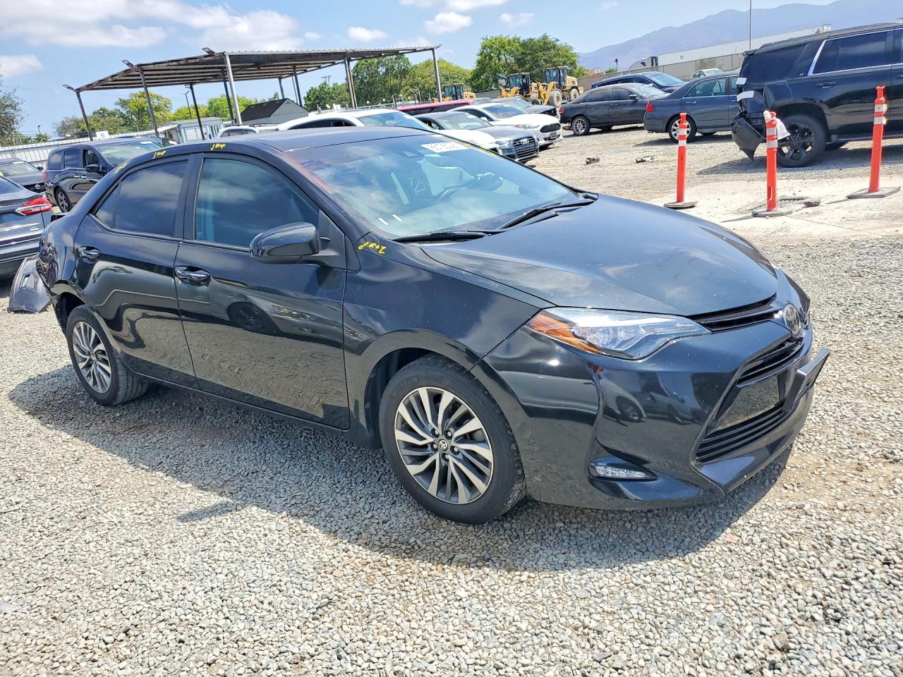 2017 TOYOTA COROLLA XLE — снимка 4