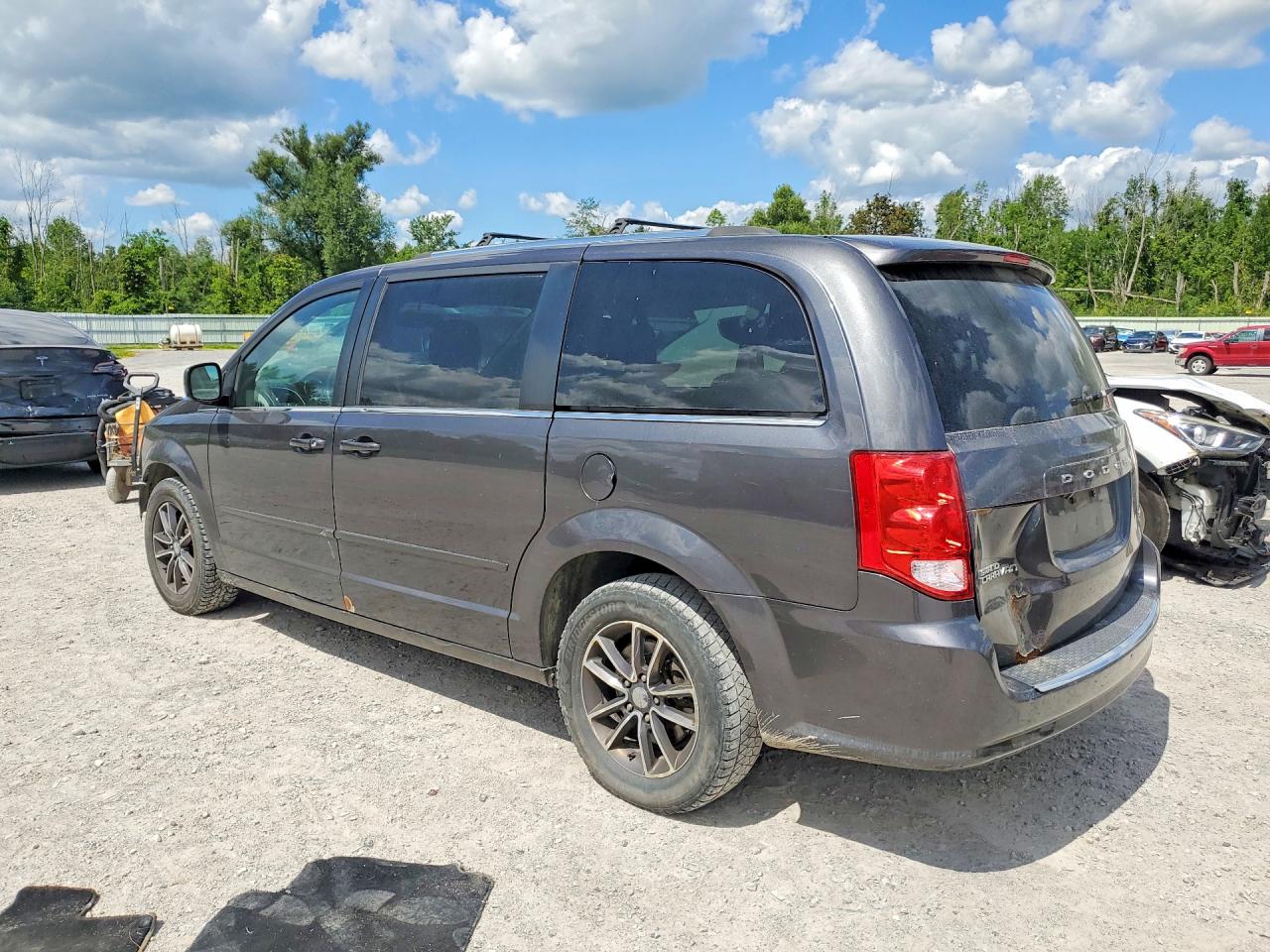 2017 DODGE GRAND CARAVAN SXT — снимка 2