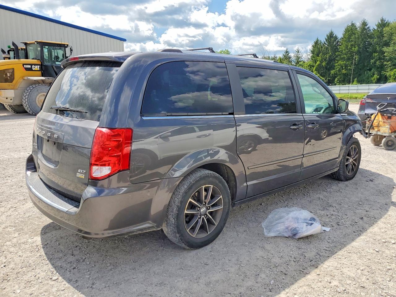 2017 DODGE GRAND CARAVAN SXT — снимка 3