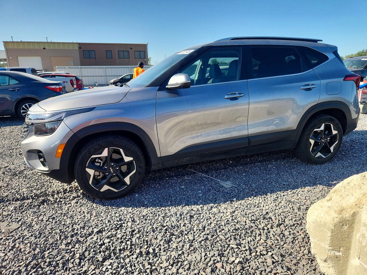 2024 KIA SELTOS EX