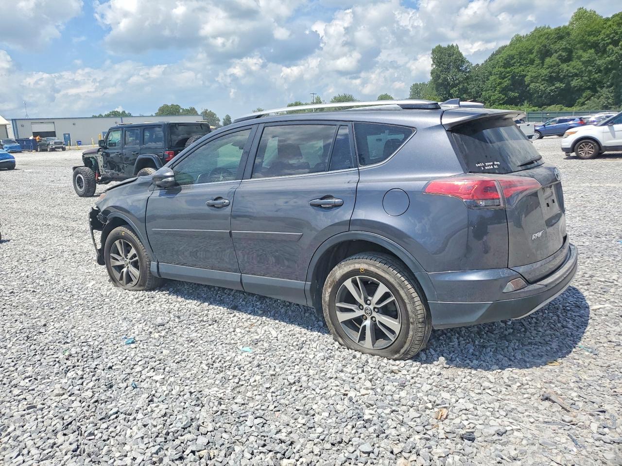 2018 TOYOTA RAV4 XLE — снимка 2