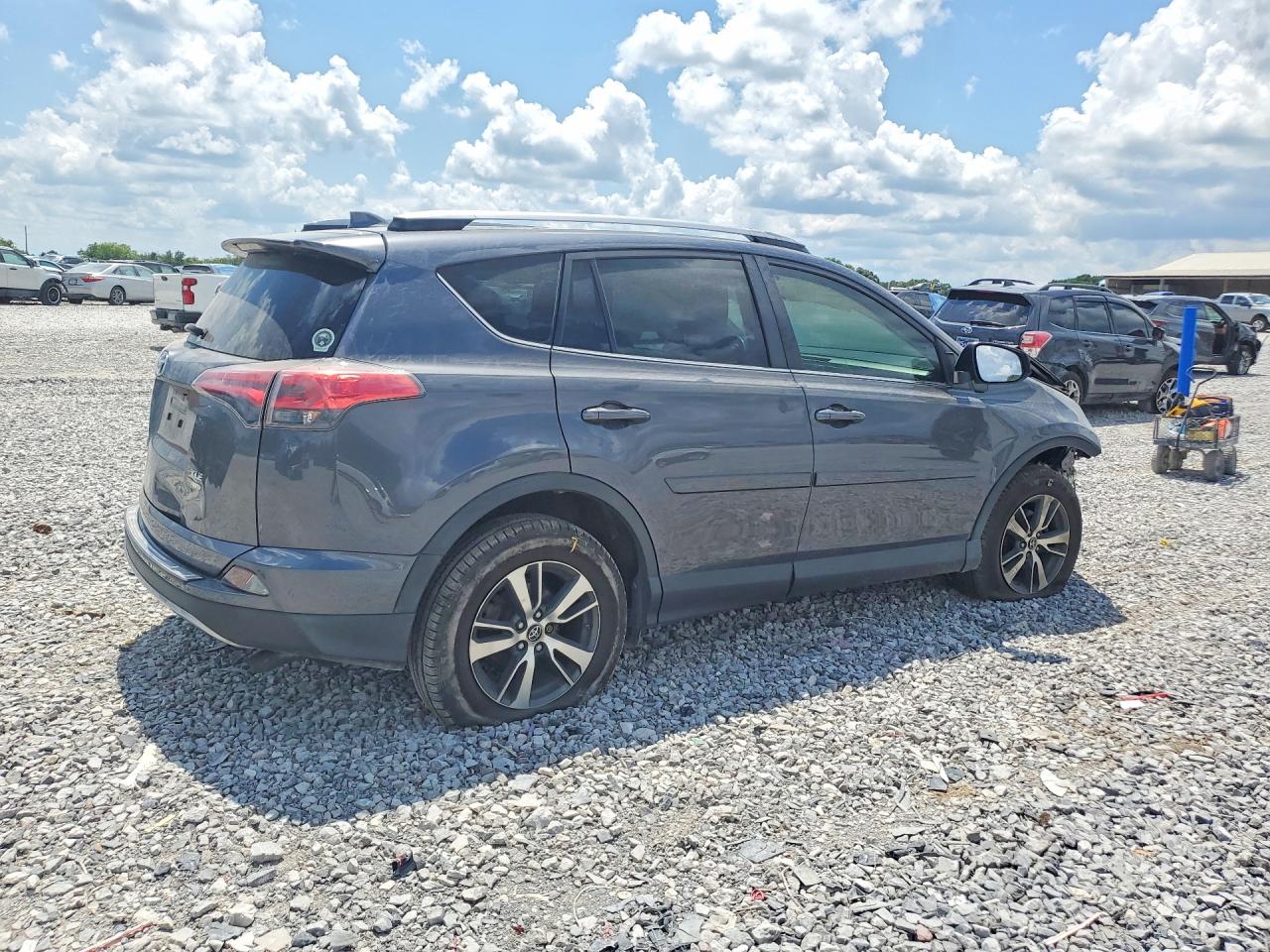 2018 TOYOTA RAV4 XLE — снимка 3