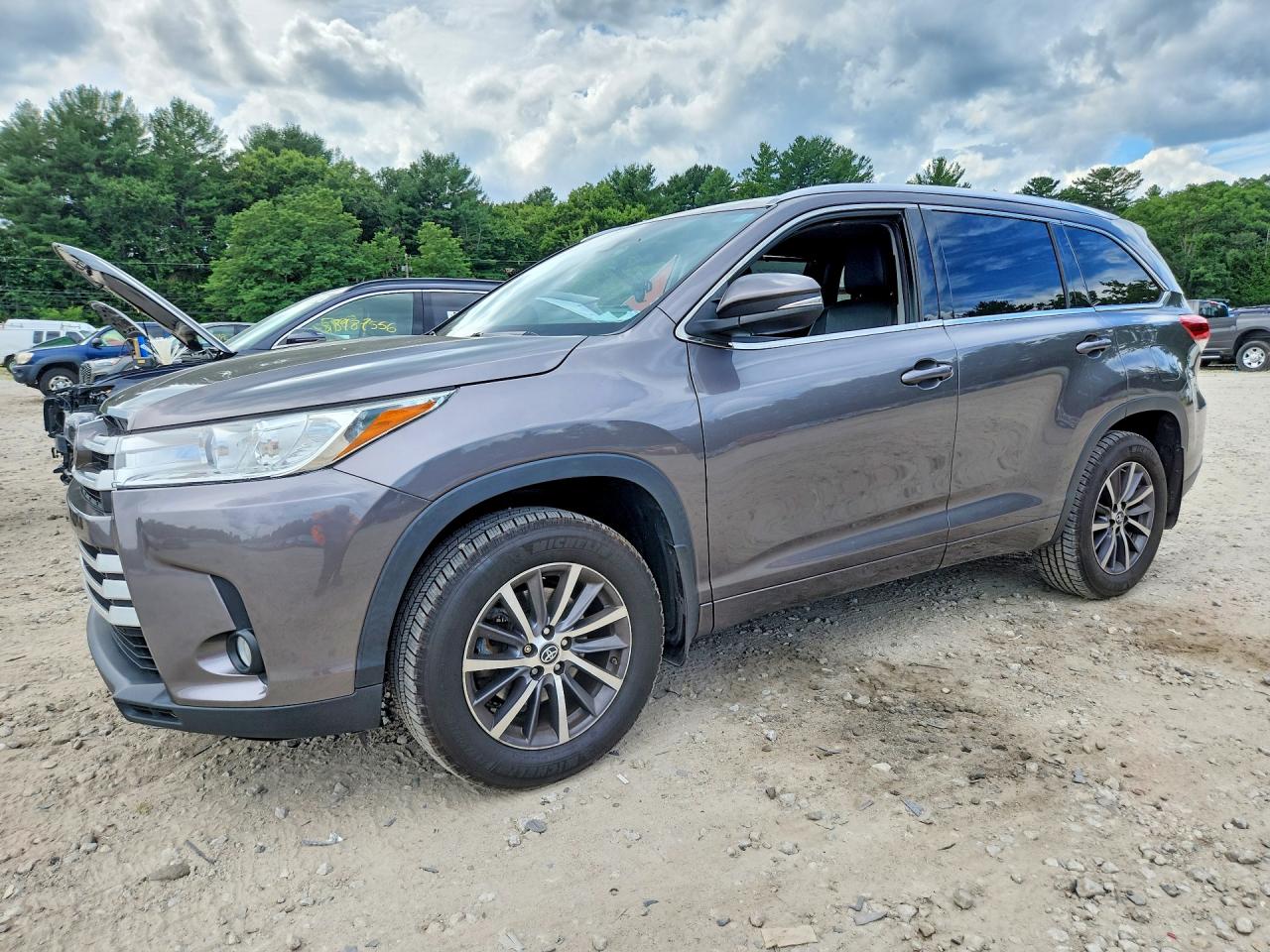 2017 TOYOTA HIGHLANDER XLE