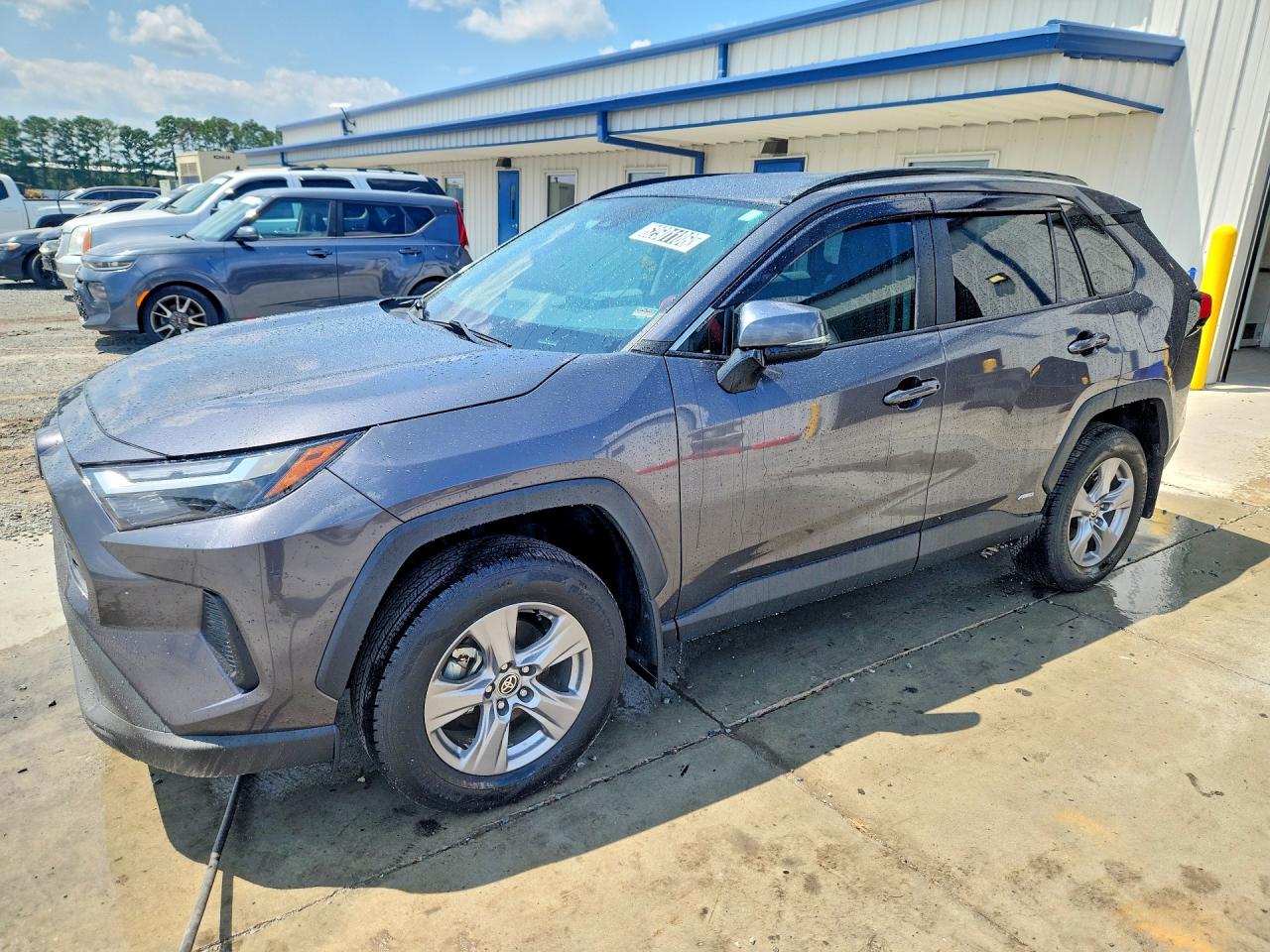 2024 TOYOTA RAV4 HYBRID XLE