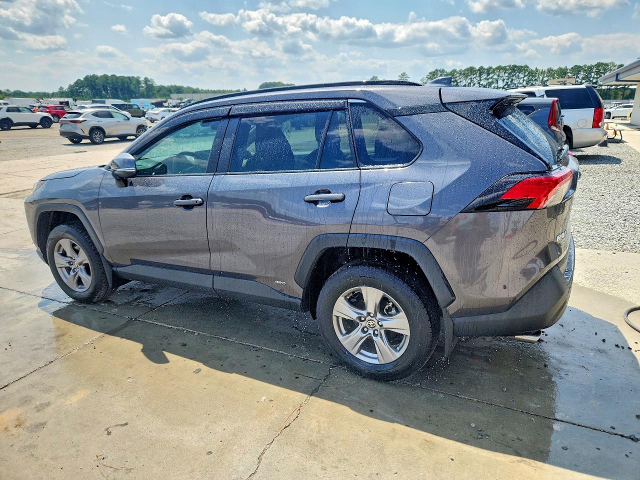 2024 TOYOTA RAV4 HYBRID XLE — снимка 2