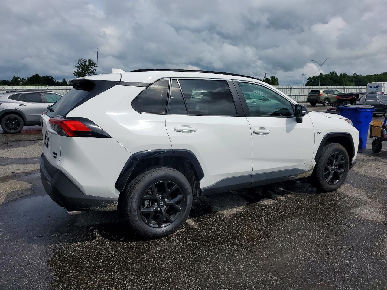 2021 TOYOTA RAV4 XLE — снимка 3