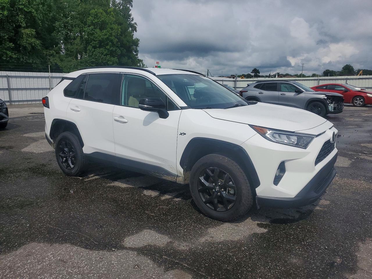 2021 TOYOTA RAV4 XLE — снимка 4