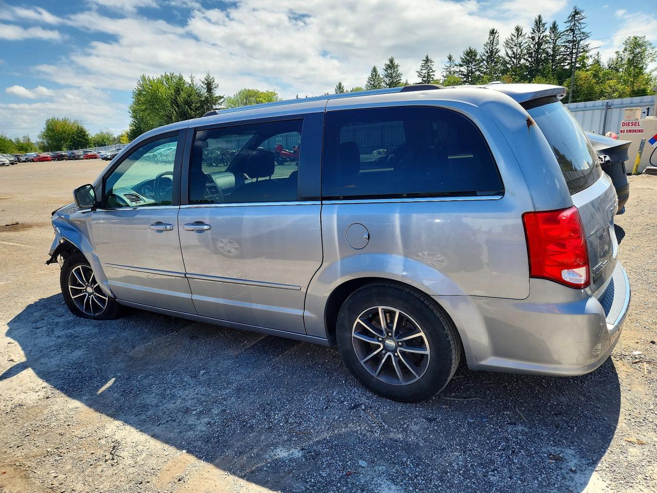 2017 DODGE GRAND CARAVAN SE — снимка 2