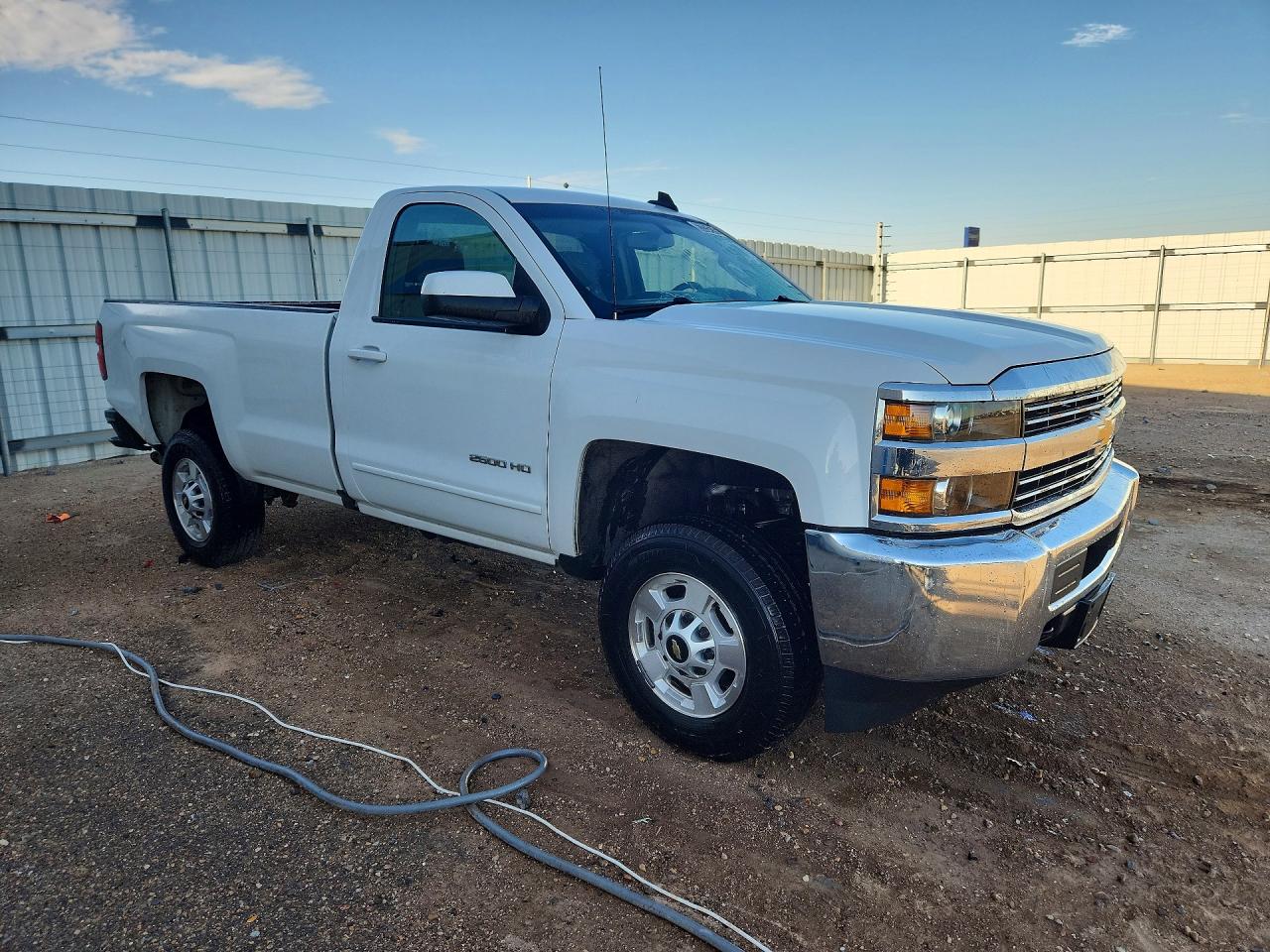 2017 CHEVROLET SILVERADO C2500 HEAVY DUTY LT — снимка 4