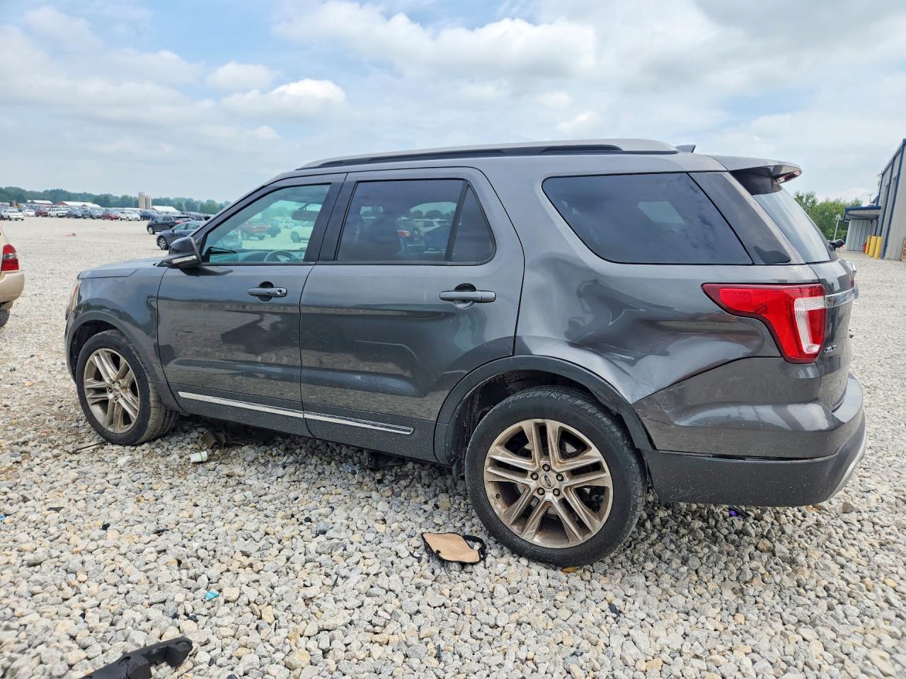 2017 FORD EXPLORER XLT — снимка 2