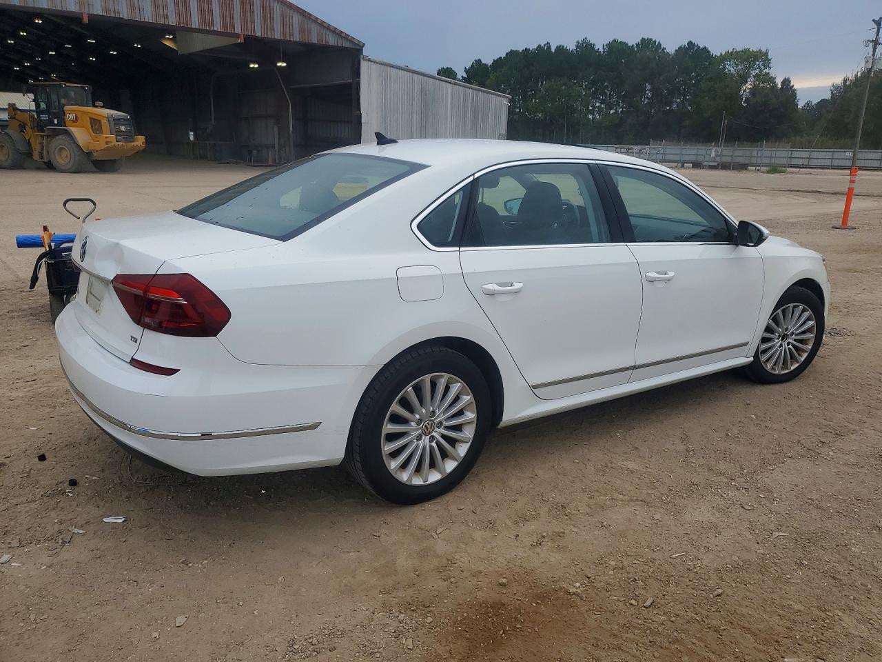 2017 VOLKSWAGEN PASSAT SE — снимка 3
