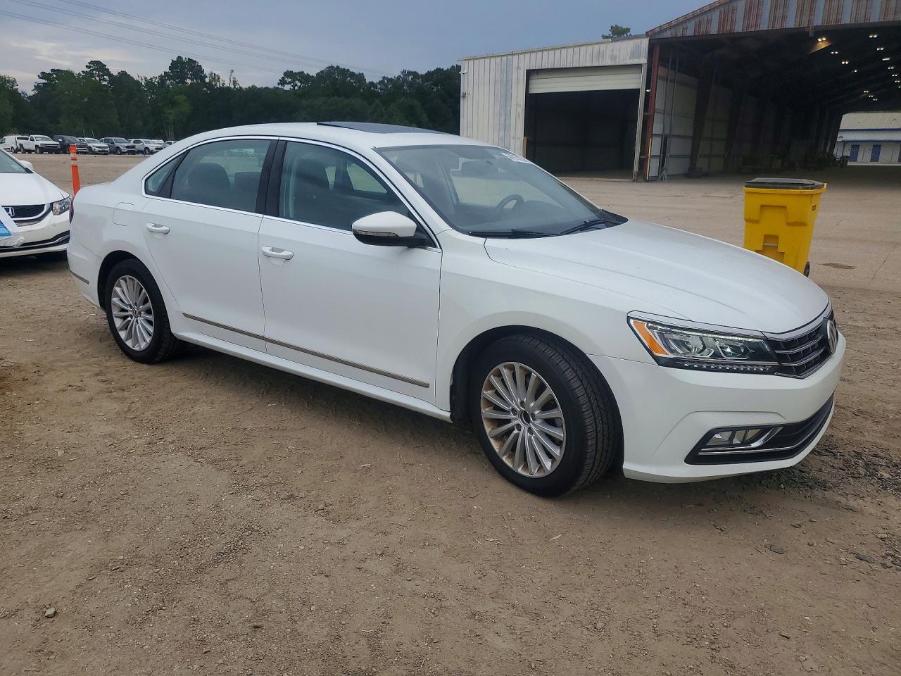 2017 VOLKSWAGEN PASSAT SE — снимка 4