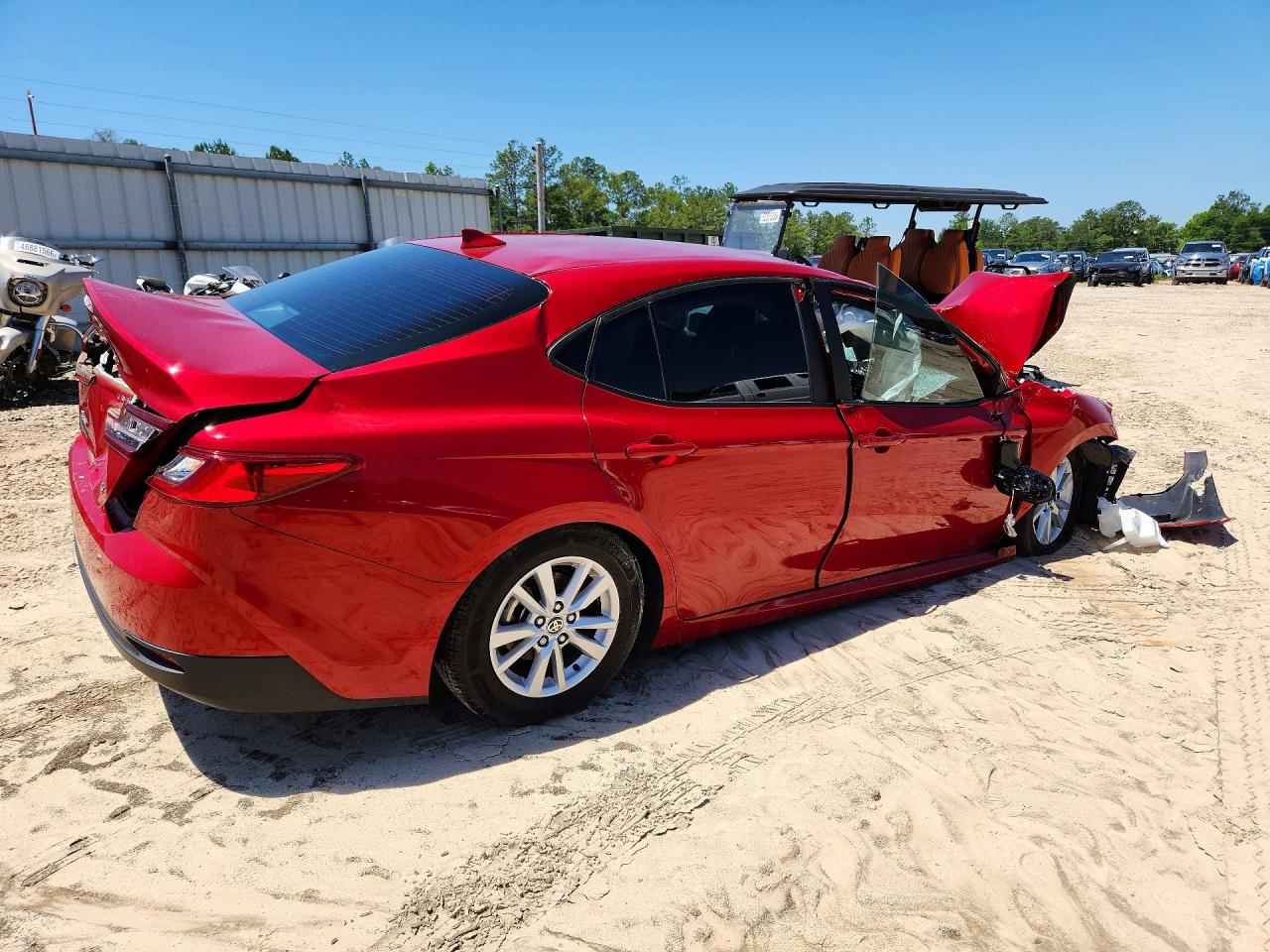 2025 TOYOTA CAMRY LE — снимка 3