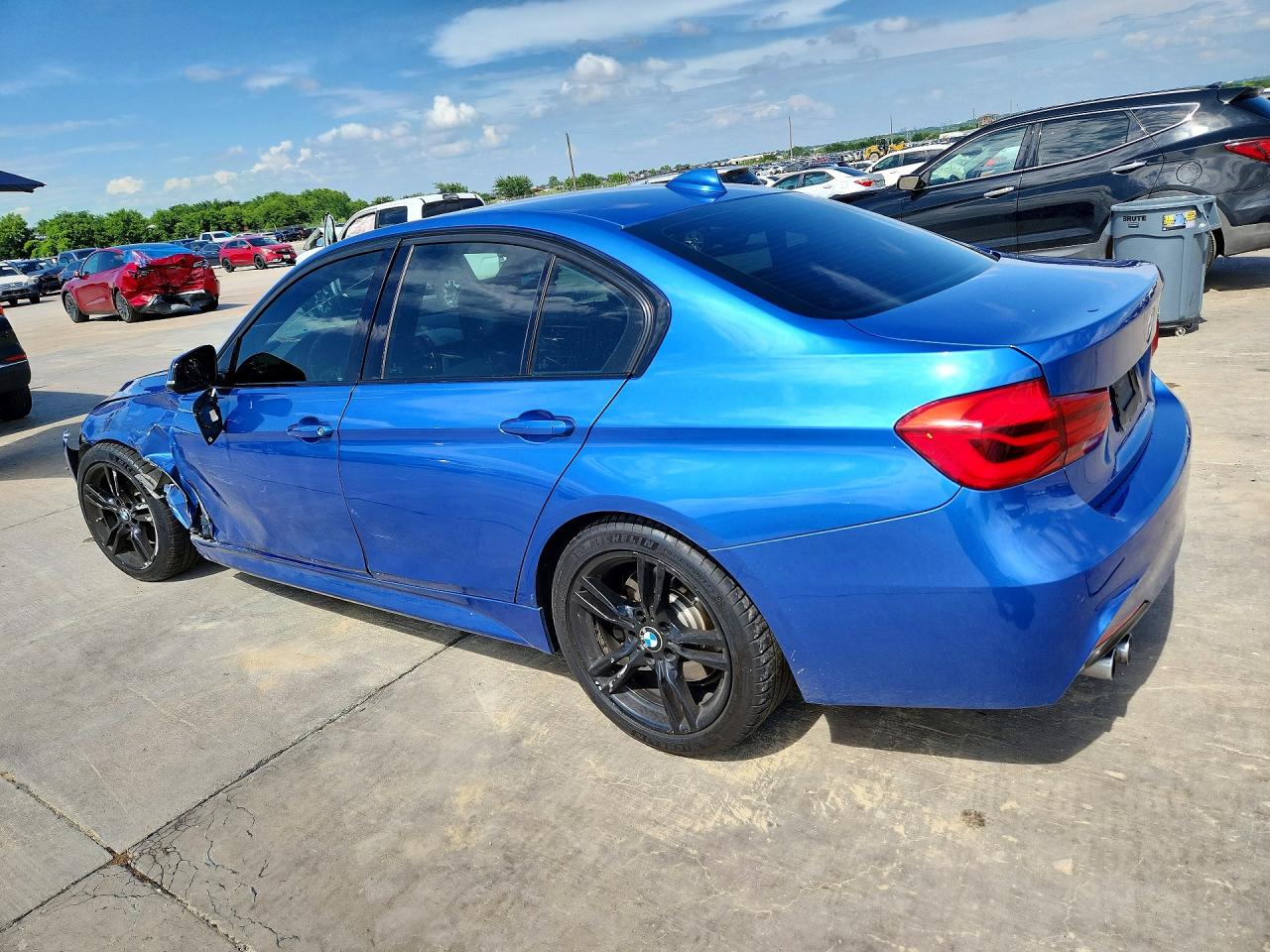 2017 BMW 330 I — снимка 2