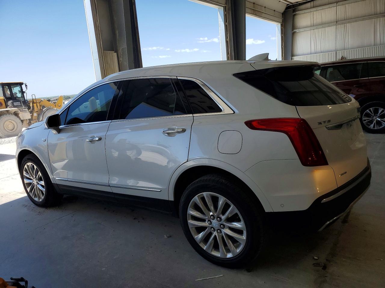 2017 CADILLAC XT5 PLATINUM — снимка 2