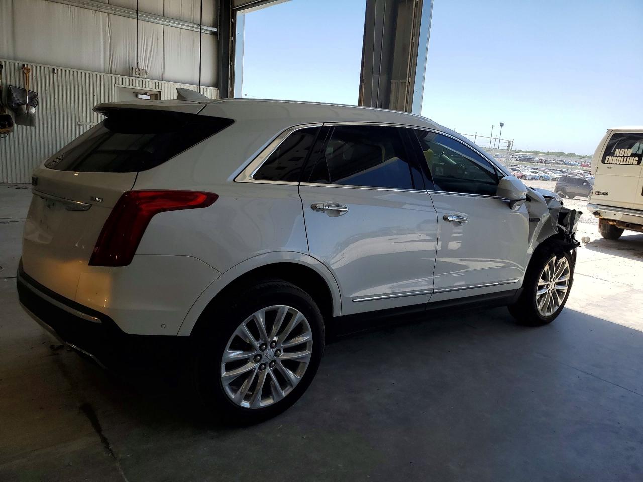 2017 CADILLAC XT5 PLATINUM — снимка 3
