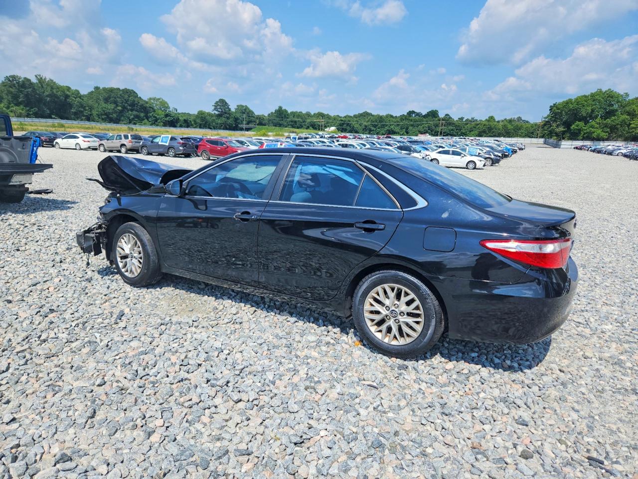 2017 TOYOTA CAMRY LE — снимка 2