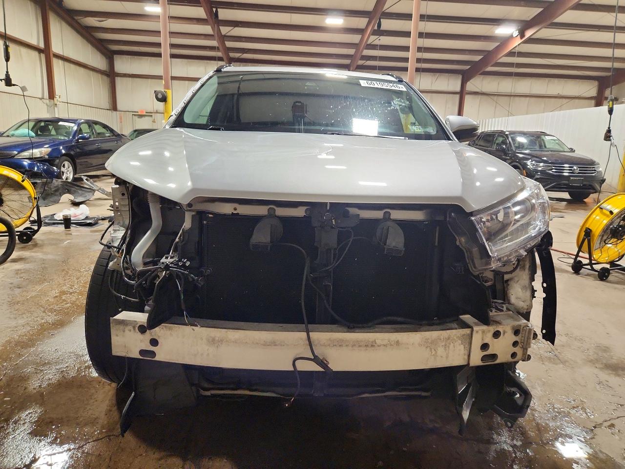 2017 TOYOTA HIGHLANDER SE — снимка 5