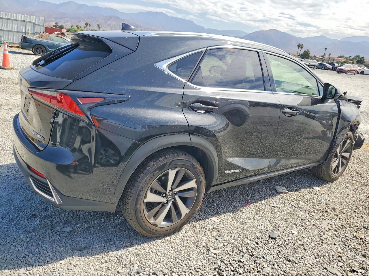 2019 LEXUS NX 300H — снимка 3