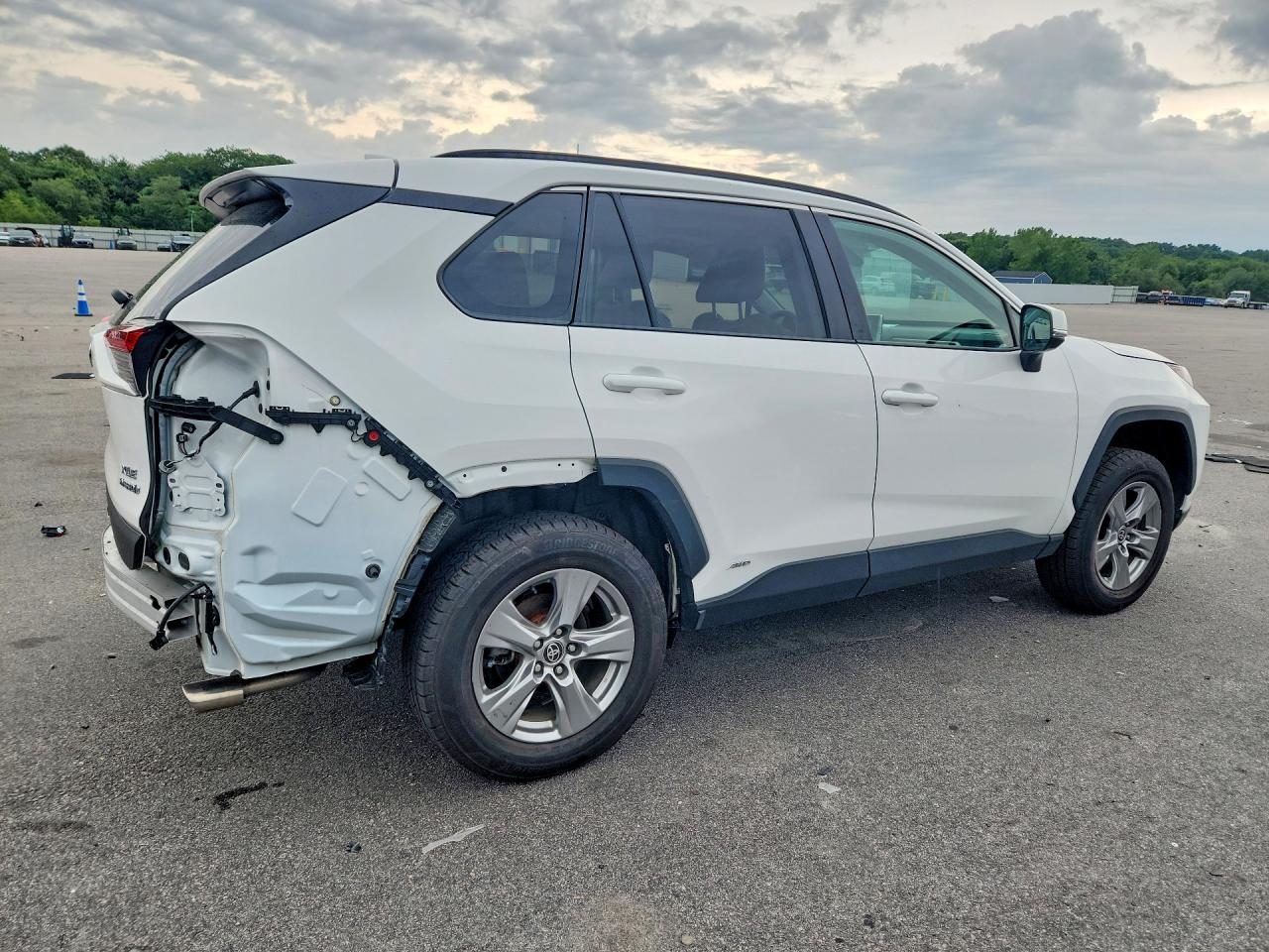 2024 TOYOTA RAV4 HYBRID XLE — снимка 3