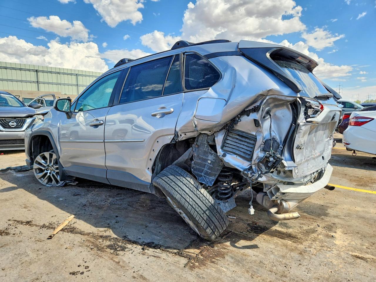 2021 TOYOTA RAV4 XLE PREMIUM — снимка 2
