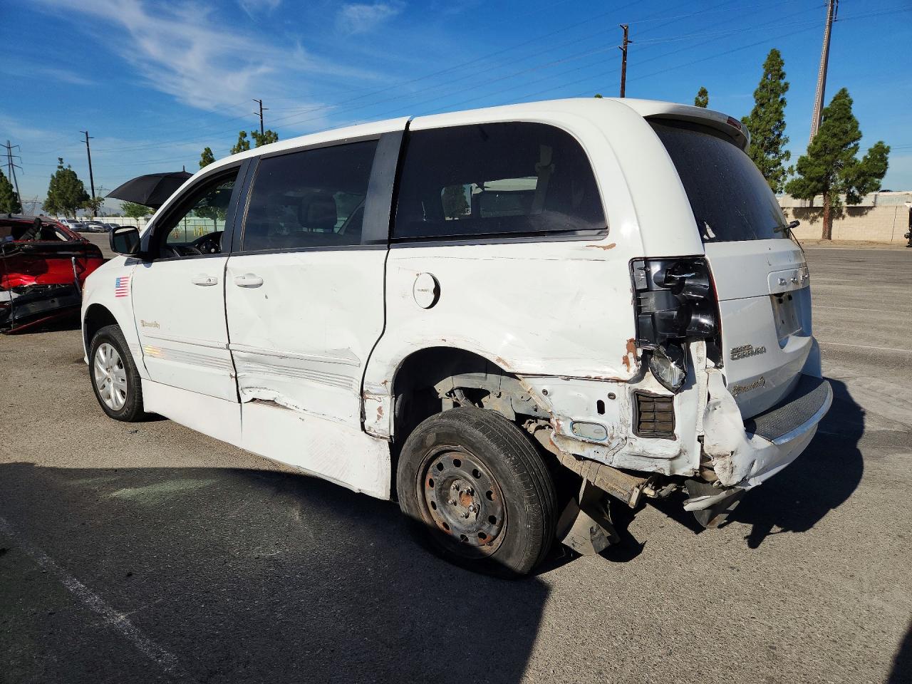 2017 DODGE GRAND CARAVAN SE — снимка 2